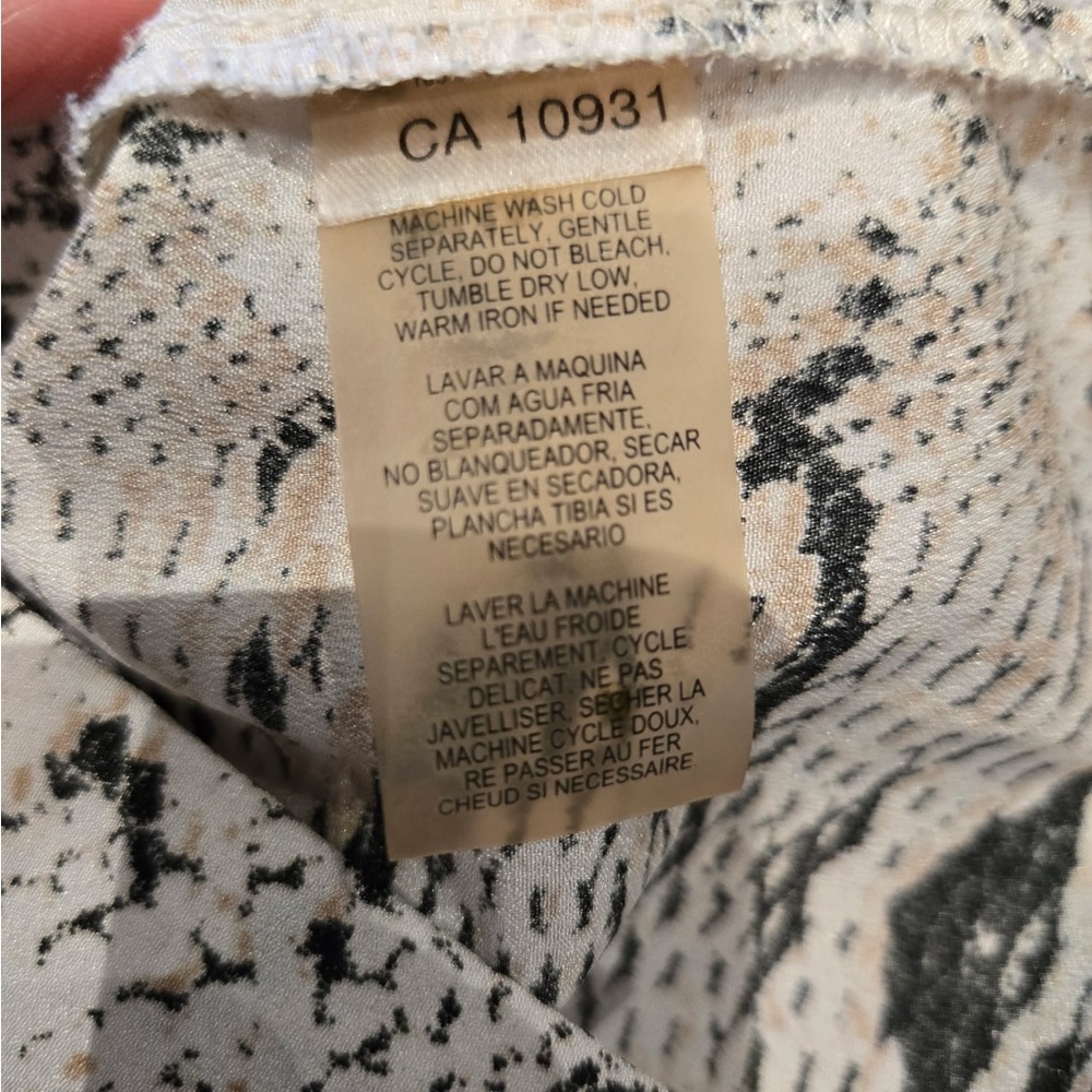 Reptile Pattern Sleeveless Top - Picture 4 of 6